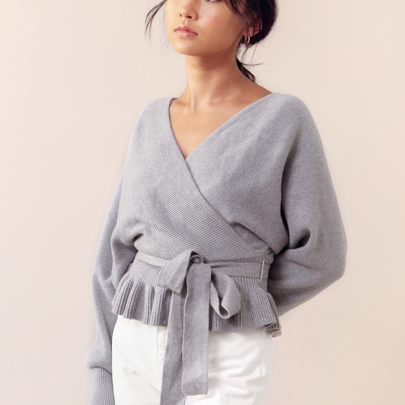 Grey surplice ruffle tie sweater - Picture 4 of 8
